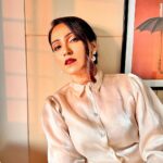 Shibani Bedi Instagram – Killing you softly 💫✨💫
.
.
Styled by @instashaikme 
Makeup and hair by @shine_and_shadow_ 
.
.
.

#ootd #potd #wedding #weddingseason #shibanibedi