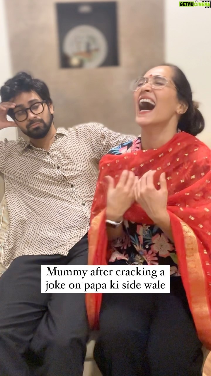 Shibani Bedi - 247.2K Likes - “Teri bua ki aankhein thodi thodi bhediye jaisi nahi hain?”