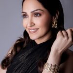 Shibani Bedi Instagram - A long pending carousel . . Wearing @houseoffett Shot by @sktphotos Makeup by @makeup_reaction Hair by @hairstylesbydolly Styled by @niharikatanejaa