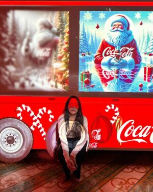 Shibani Bedi Instagram - Attended the @cocacola_india Christmas parrrty dressed like a basic ornament 
Thank you for having me @cosmoindia @fetch_india 
.
.
#christmas #xmas #cocacola #shibanibedi