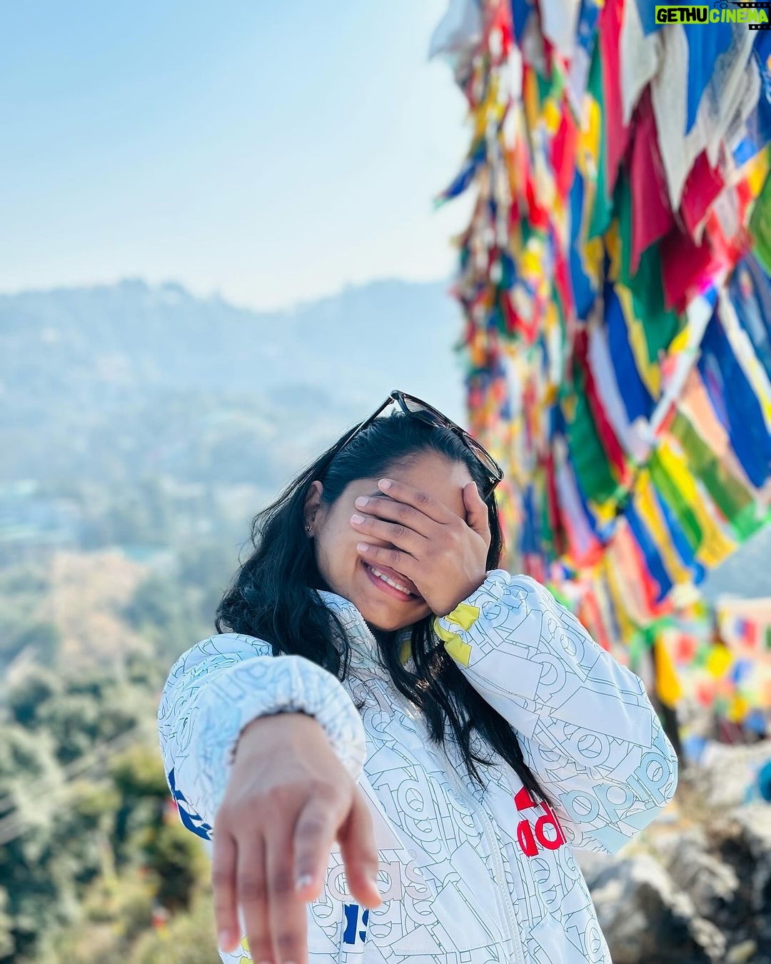 Shilpa Thakre Instagram - 𝙐𝙣𝙖𝙡𝙤𝙢𝙚 ….. 🌄 The unalome is a symbol for the journey to enlightenment. I personally love this symbol, as it reminds us that the path isn’t always straight, perfect, or even in the “right” direction. Our paths to awakening are filled with missteps, lessons to learn, and suffering ✨❤️✨. @beeneeraj @nikonindiaofficial #shilpathakre #expressionqueen #mountains #pahad #gratitude #travel #traveling #travelgram #nature #naturephotography #naturelovers #café #explore #exploremore #solo #devbhoomi #dalai #dalaihills #dream #dreamcatcher Dalai Hill