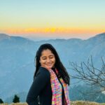 Shilpa Thakre Instagram - It is in the silence of nature where one will find true bliss ✨🌄🌅 @beeneeraj @nikonindiaofficial #shilpathakre #expressionqueen #mountains #pahad #uttarakhand #devbhoomi #nature #naturephotography #sunset #naturelovers #sukoon #picoftheday #love #gratitude #insta #instagood #instagram #instamood #view