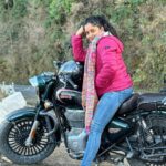 Shilpa Thakre Instagram - Take your own time to bloom ✨❤️ @beeneeraj @nikonindiaofficial #shilpathakre #expressionqueen #travel #travelphotography #travelling #solo #solotravel #mountains #pahad #devbhoomi #jannat #photography #photooftheday #likeforlikes #likeforfollow #bullet #royalenfield Chamba - Tehri Garhwal