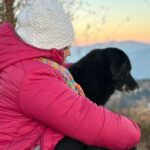 Shilpa Thakre Instagram - Breathe, see, listen, feel what’s arround. ✨✨✨✨✨✨✨✨✨✨✨✨✨ @nikonindiaofficial @beeneeraj #shilpathakre #expressionqueen #travel #travelphotography #nature #naturephotography #naturelovers #mountains #pahad #devbhoomi #uttarakhand #love #gratitude #solotraveler #ootd #sunrise #sunriseoftheday dhanolti ,Mussoorie Hills