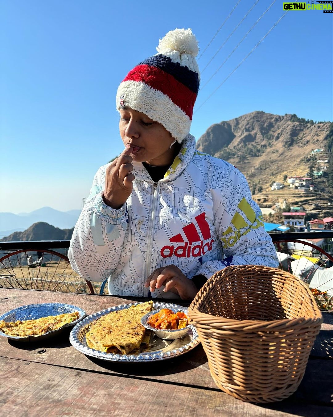 Shilpa Thakre Instagram - यत् भावो - तत् भवति You become what you believe ✨❤️ @nikonindiaofficial @beeneeraj #shilpathakre #expressionqueen #travel #travelphotography #uttarakhand #devbhoomi #solo #solotravel #love #gratitude #travelgram #insta #instagood #instagram #instamood #ootd #picoftheday Dhanolti Uttarakhand Eco Park