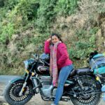 Shilpa Thakre Instagram - Take your own time to bloom ✨❤️ @beeneeraj @nikonindiaofficial #shilpathakre #expressionqueen #travel #travelphotography #travelling #solo #solotravel #mountains #pahad #devbhoomi #jannat #photography #photooftheday #likeforlikes #likeforfollow #bullet #royalenfield Chamba - Tehri Garhwal