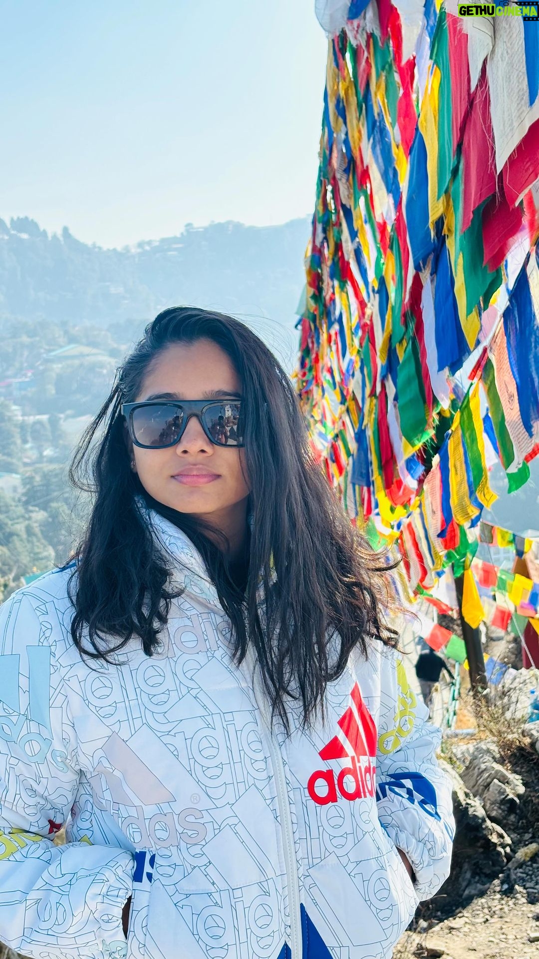 Shilpa Thakre Instagram - Apna har din eise jiyo jaise ki aankhari ho..✨✨❤️ welcome 2024 ✨❤️ #shilpathakre #expressionqueen #travel #travelphotography #travelling #solotravel #north #uttarakhand #devbhoomi #ootd #insta #instagood #instagram #instamood #trend #trending #trendingreels