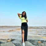 Shilpa Thakre Instagram - ✨✨✨✨ #shilpathakre #expressionqueen #morning #morningvibes #beach #beachvibes #cute #sky #skyporn