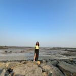 Shilpa Thakre Instagram - ✨✨✨✨ #shilpathakre #expressionqueen #morning #morningvibes #beach #beachvibes #cute #sky #skyporn