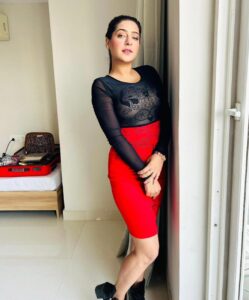 Shiny Dixit Instagram - characters i play 🎉🎉🥳 GOd's speed 🥇 MUA @juhigandhimua India