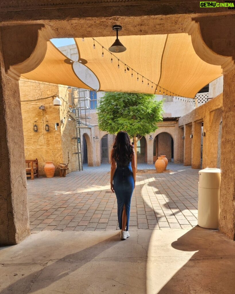 Shiny Doshi Instagram - Life in frames 💫 #artofliving Dubai UAE
