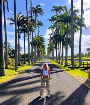 Shirley Lamy Instagram - Bonjour de Guadeloupe ! 🌴☀️
#guadeloupe #travel #capesterrebelleeau #basseterre #gwada