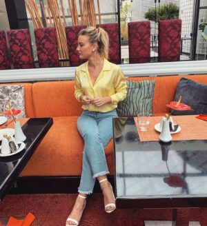Shirley Lamy Instagram - 🐥
