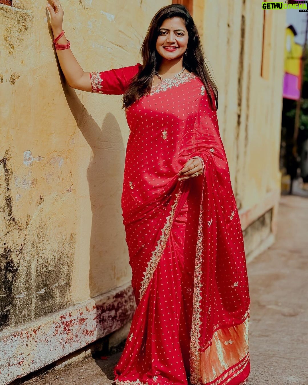 Shiva Jyothi Instagram - When god gives you a new beginning, don't repeat the old mistakes. ❤️ Saree & blouse @anvitha_collections ❤️ #newpost #jyothakka #shivajyothi #instagram #instagood #saree #sareelove #festival