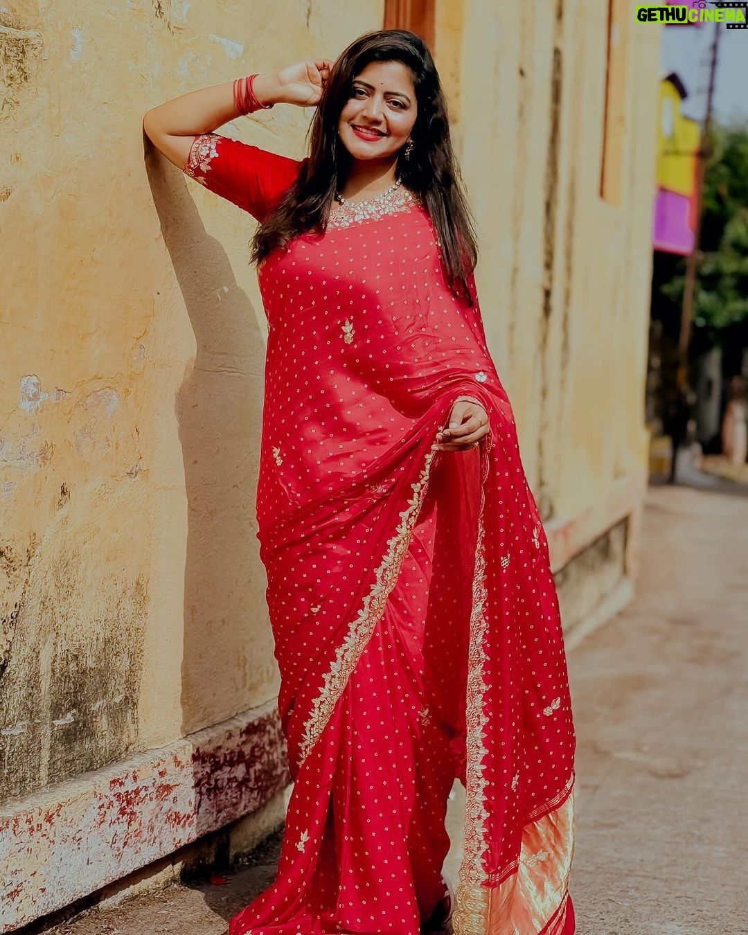 Shiva Jyothi Instagram - When god gives you a new beginning, don't repeat the old mistakes. ❤️ Saree & blouse @anvitha_collections ❤️ #newpost #jyothakka #shivajyothi #instagram #instagood #saree #sareelove #festival