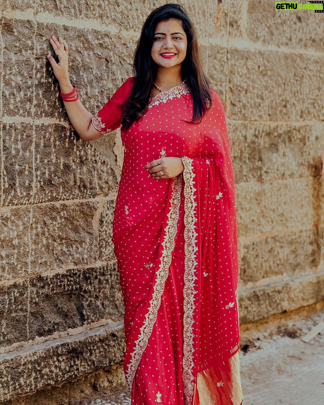 Shiva Jyothi Instagram - When god gives you a new beginning, don't repeat the old mistakes. ❤️ Saree & blouse @anvitha_collections ❤️ #newpost #jyothakka #shivajyothi #instagram #instagood #saree #sareelove #festival