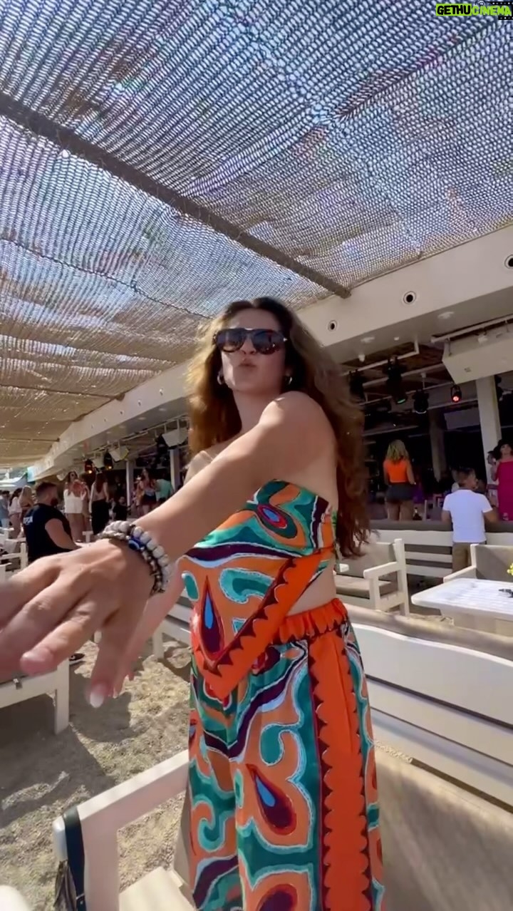 Shivaleeka Oberoi Instagram - #2023 Recap π«Άπ» Moments, Memories, views & experiences that are etched in my heart & soul β¨ Looking at you, #2024 π«