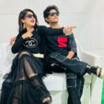 Shivani Sangita Instagram - When Sai Sivani met coincidentally in Black 🖤🍫❤️ Best wishes @sailendra.samantaray @raja_d_indi_filmmkr and entire team for this nostalgic journey. Dasama soon at your nearest theatres 🎭