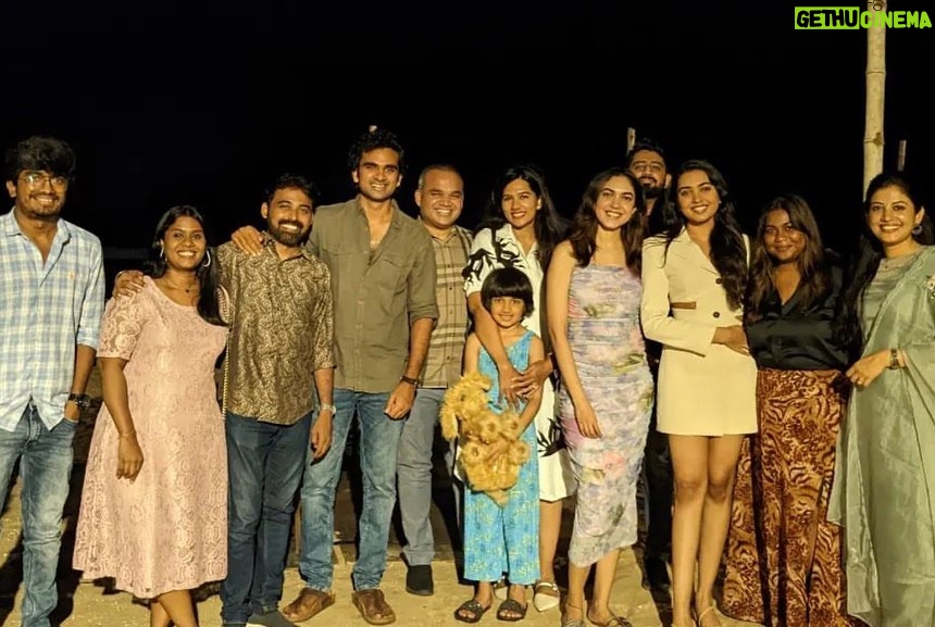 Shivathmika Rajashekar Instagram - A year since my Nitham Oru Vaanam / Aakasam 🤍 Forever grateful for everything this film gave me, for the love you all have given me ever since. Words do not suffice to explain,how much I love every single person from this team, but I’m pretty sure they are aware... Thank you so much ♥️✨🧿 @editoranthonyofficial @dharankumar_c much love🤍 A special shout out to my Kannamma, for being our mathi! Thank you! I love you♥️ @yourseesha - Meenakshi Veerappan