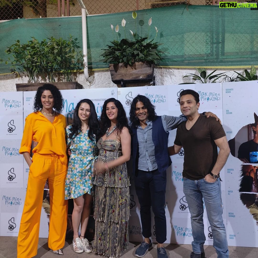 Shraddha Musale Instagram - Proud of you my friend @iamsameksha and @itsshaeloswal for your first film as a producer! π€ @max_min_and_meowzaki And @theopeniris the writer and director of this film, am glad people like you exist who are able to bring out deep emotions that probably every human goes through, but rarely expresses. Having worked with him, and knowing him through my first web show @thinkistan, paddy this film is soo 'you'. My partner in crime @suhani8 Missed you @ashleshasavant #premiershow #newfilm #sensitivesubject #humanemotions Sunny Super Sound