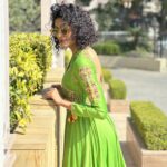 Shraddha Musale Instagram - I was excited to wear this dress for a close friend's wedding. It's been around 10 years since @avinaashtomaar had gifted it to me. So I just happened to try it, and to my surprise, I wasn't able to get into it. Thankfully the local tailor could help me. Reuse and repurpose is really awesome. #weddingdress #greendress #greenbeauty #curlsmypearls #labelavinashtomar