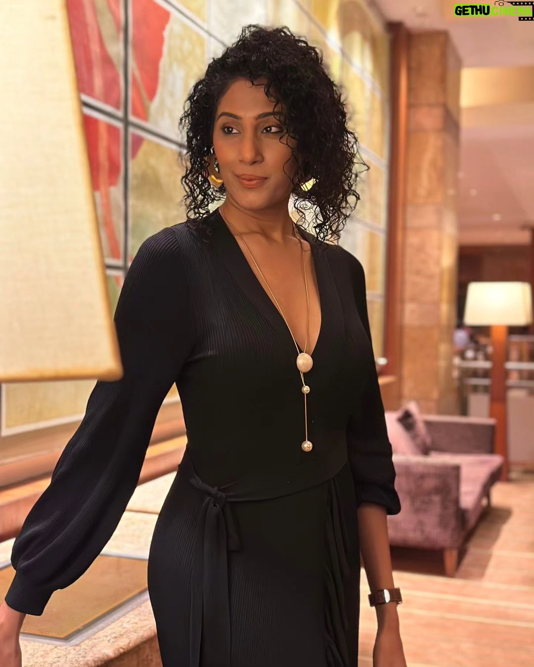 Shraddha Musale Instagram - Judging for @grandhyattmumbai 's annual event. So good to see all the departments in a different light. Sales, housekeeping, culinary.... the engineering department won my heart❤️ #dancecompetition #camaraderie #fun @soniapaul6