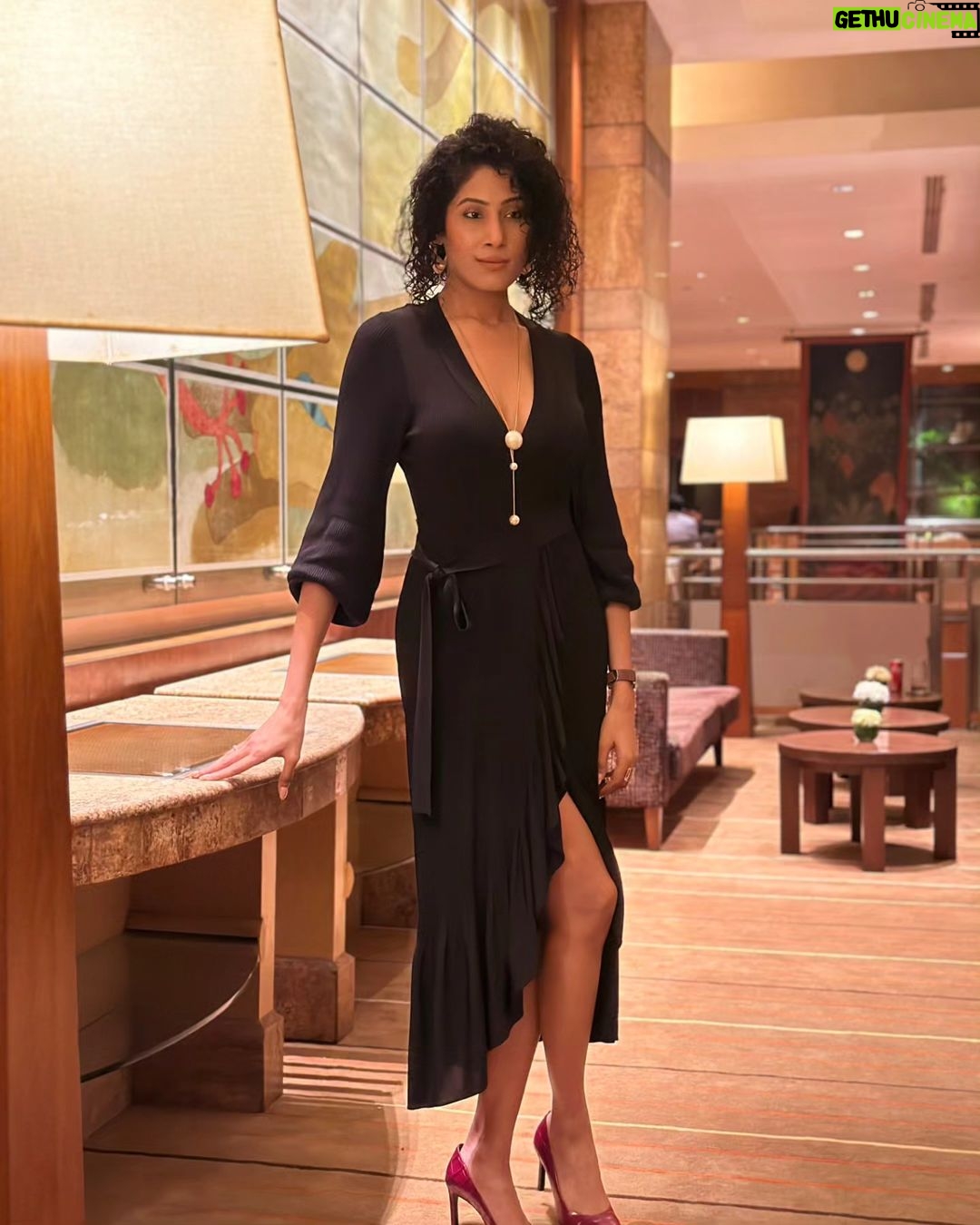 Shraddha Musale Instagram - Judging for @grandhyattmumbai 's annual event. So good to see all the departments in a different light. Sales, housekeeping, culinary.... the engineering department won my heart❤️ #dancecompetition #camaraderie #fun @soniapaul6
