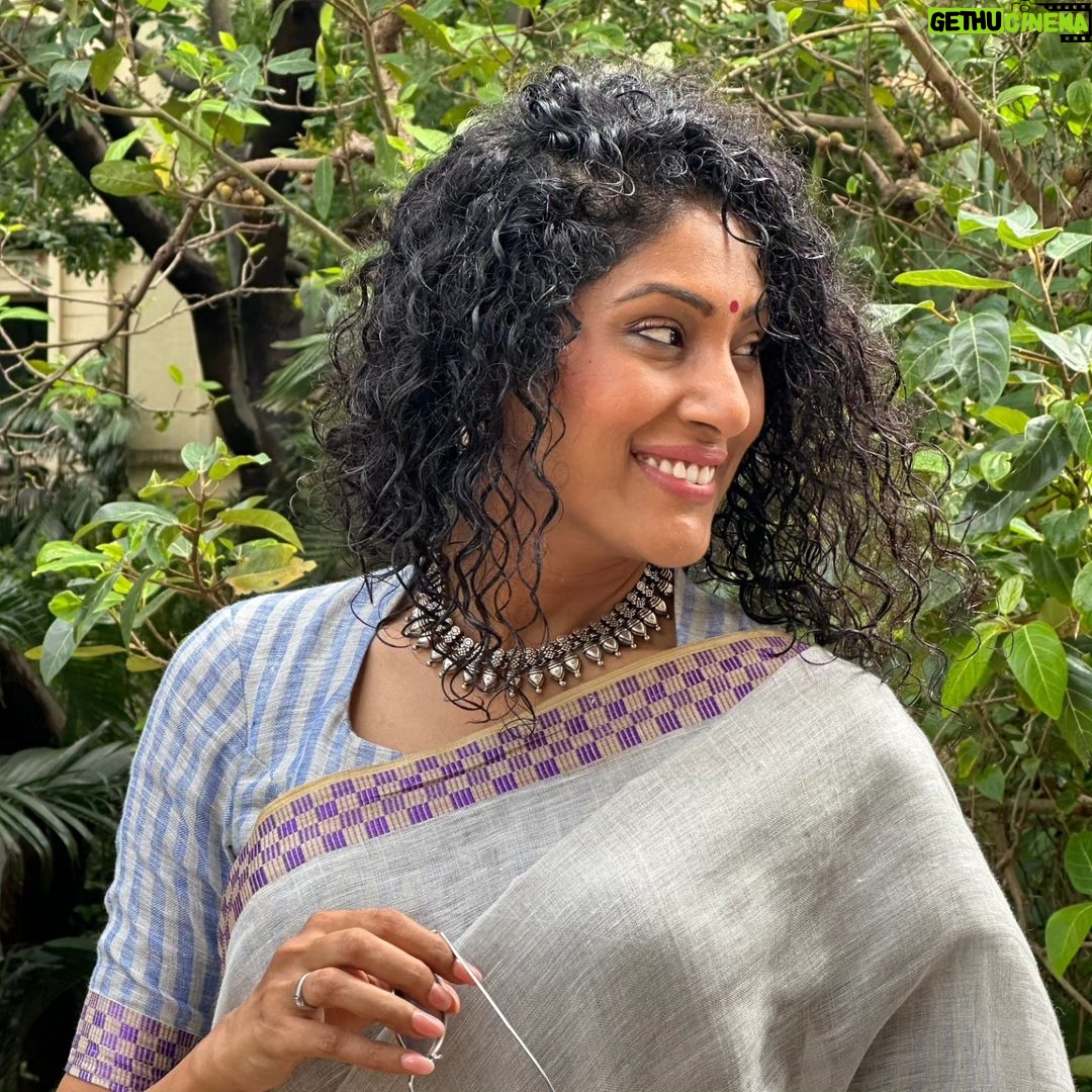 Shraddha Musale Instagram - I think these days, I am just looking for opportunities to wear sarees. It's truly a wonderful feeling 😻 #sareelove #cottonsaree #linensarees #greysaree #indianwear