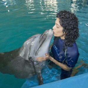 Shraddha Musale Instagram - It's a dream come true. 
So wanted to meet and spend time with them. 
 I'm mindful that they're confined here, but it's heartwarming to see them cherished and well-cared for. Hopefully 💕 
#dolphinlove #dreamcometrue