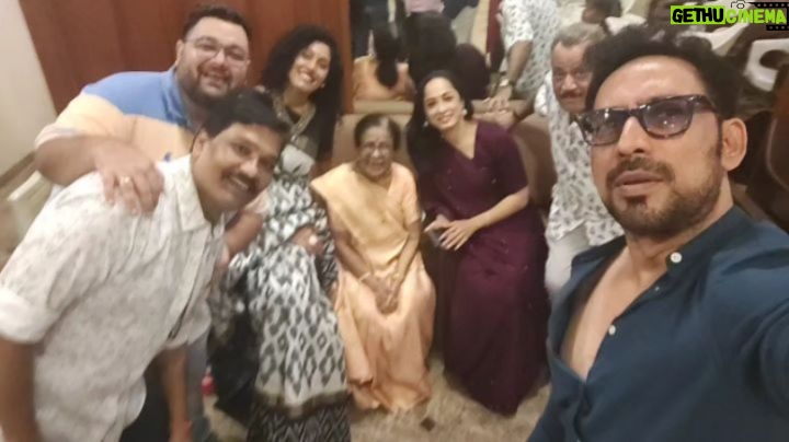 Shraddha Musale Instagram - Celebrated Lata didi's birthday yesterday. When Usha tai told me, "She lives with us, we feel her presence" in Marathi❤️ Thank you Mangeshkar family for making us your family 🤗 #cid #latamangeshkar #mangeshkarfamily #latamangeshkarbirthday @asha.bhosle @ushamangeshkarr @meena.khadikar @shivaaji_satam @iamrealanshasayed @hrishikesh.11 @ajay.nagrath @dayanandshetty8 @narendragupta22 Prabhu Kunj