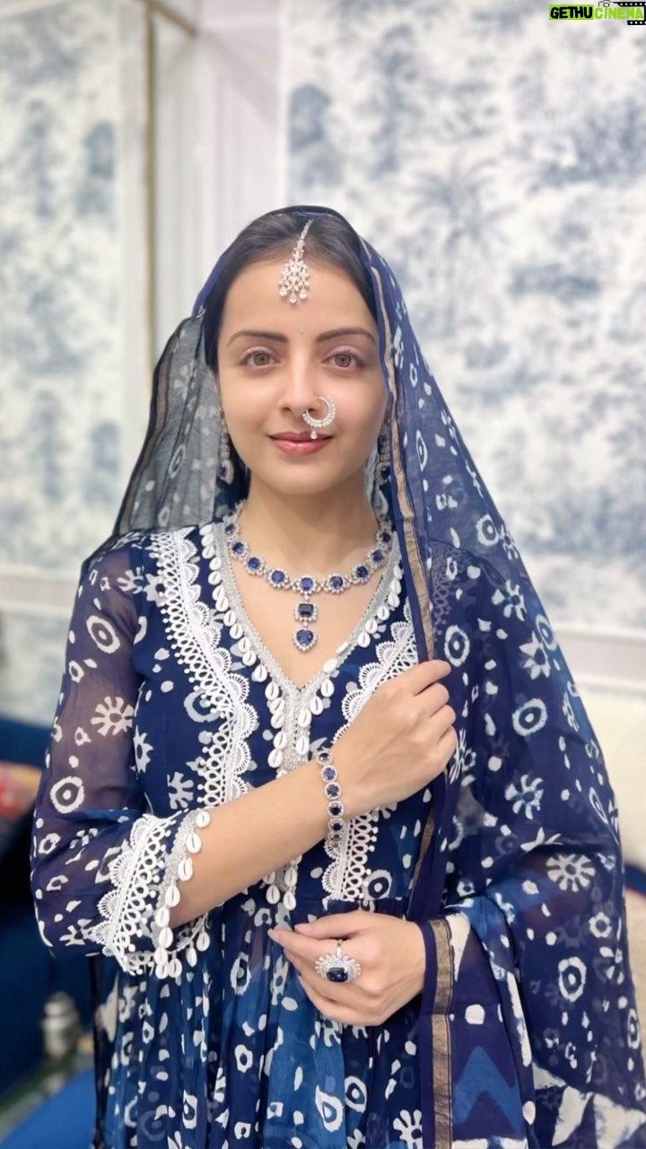 Shrenu Parikh Instagram - Countdown has begun! . Awestruck with their jewellery collection😍 @flourishbygunjanjain . Outfit by @bunaai