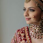 Shrenu Parikh Instagram - The Bridal Details ♥️ . In frame :- @shrenuparikhofficial . Look Designed, Styled & MUA💄:- @nehaadhvikmahajan . Outfit👗:- @kalkifashion . Bridal Set💎:- @khuranajewelleryhouse . Bridal Accessories:- @raabtabyrahul @raabta_brides . 📸:- @oragraphy @fashionbyora . #shrenuparikh #loveatfirsttake #nehaadhvikmahajan #nammakeovers #imuseacademy #bridalsbynam #bridallook #makeupartist