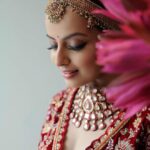 Shrenu Parikh Instagram - The Bridal Details ♥️ . In frame :- @shrenuparikhofficial . Look Designed, Styled & MUA💄:- @nehaadhvikmahajan . Outfit👗:- @kalkifashion . Bridal Set💎:- @khuranajewelleryhouse . Bridal Accessories:- @raabtabyrahul @raabta_brides . 📸:- @oragraphy @fashionbyora . #shrenuparikh #loveatfirsttake #nehaadhvikmahajan #nammakeovers #imuseacademy #bridalsbynam #bridallook #makeupartist