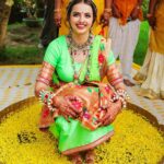 Shrenu Parikh Instagram - મારી peethi/ हळदी💛💚 . Styled by @nehaadhvikmahajan . Outfit by @reenachopra . Jewellery by @sonisapphire . Nath by @gandevikarjewellers_pvt_ltd . Make up by @the_beautytown . Hair by @shinejanarthanan @timemachinebrides . Bangles by @rajputi_chuda_store . Shoes by @thequirkynaari . Photography by @oragraphy @canonindia_official . Decor by @the.creative.window . Event managed by @thetuliptouch . Catering by @barodacaterers
