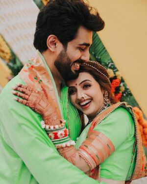 Shrenu Parikh Instagram - The start of a new chapter , sealed with Haldi 💛 💚 
 
Love, laughter and family 🥰 #LoveAtFirstTake 
.

Outfits of me and Akshay specially curated with love by @reenachopra 
Styled by @reenachopra 
Jewellery @sonisapphire 
Jewellery Styled by @nehaadhvikmahajan 
Bangles by : @rajputi_chuda_store 
Photography by @oragraphy 

Decor @the.creative.window 
.
Make -up by @the_beautytown 
.
Hair by @shinejanarthanan @mmtimemachine 
Event managed by @thetuliptouch 
Catering by @barodacaterers