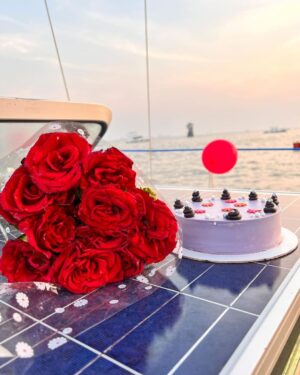 Shreya Bugde Instagram - The ship sailed 9years ago … so embarking on our 10th we decided to take a yacht instead ….!!😉

Happy 9 years  NIK ❣️!!
From my whole heart…for my whole life !! 🤍

PS : thankyou for the most beautiful surprise! 🧿 ✨