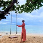 Shreya Bugde Instagram – Looking at you 2024!! 
Couldn’t have asked for a better start… surrounded by everything I love !!! 🧡 
Wishing you all a very happy new year ! And sending love!!

#blessedlife 🪬 
#islandlife
#beachgirlforlife🐚☀️💁🏻‍♀️🏝🌊 

PS: Just missing my bunch of favourites …..❤️