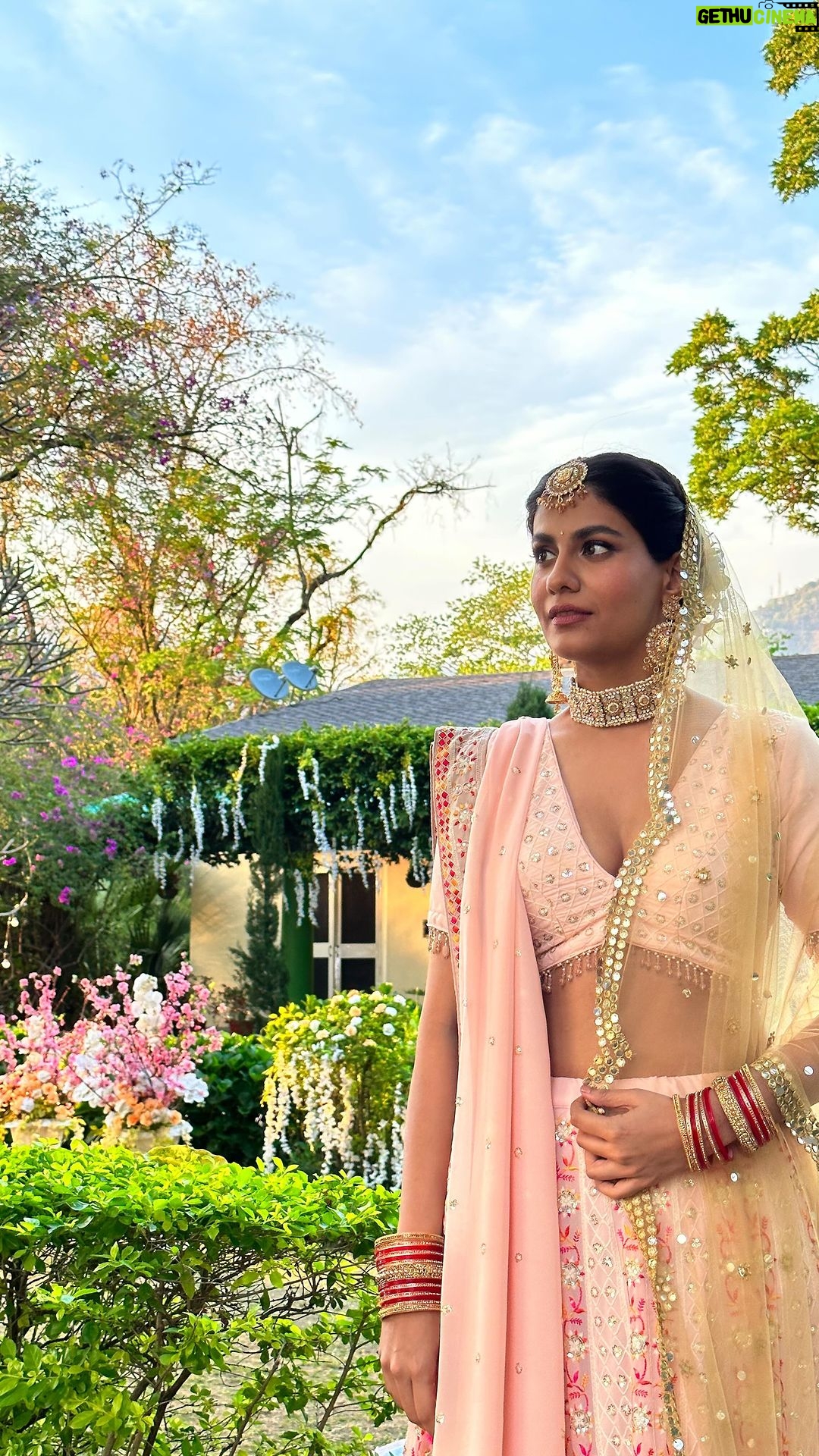 Shreya Dhanwanthary Instagram - Happy Deepavali! 🪔 ❤️