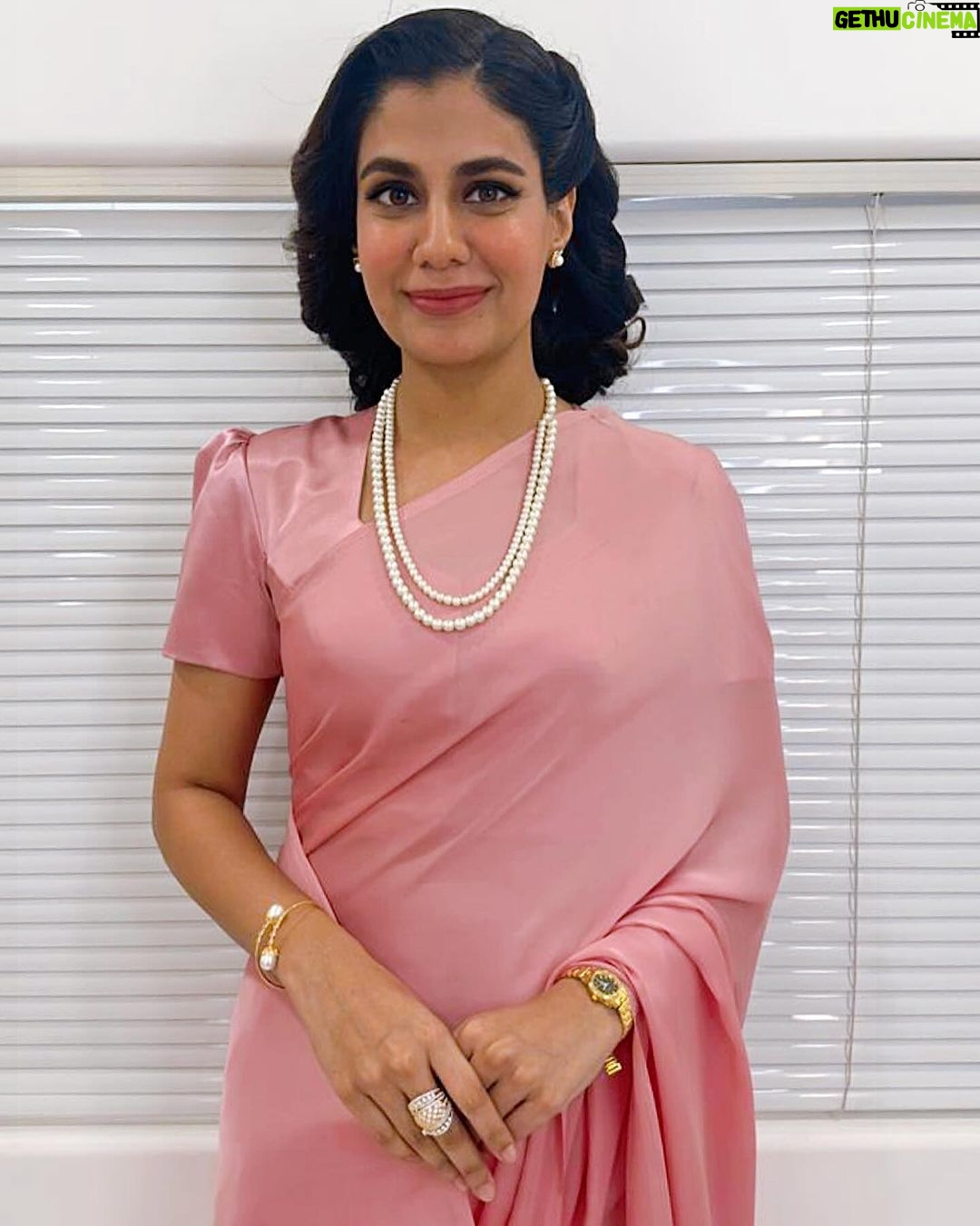 Shreya Dhanwanthary Instagram - Looktest #3 for “Next, Please” and clearly I liked some more than the others. . @umabiju @soamaagoswami @sarkargoutam81