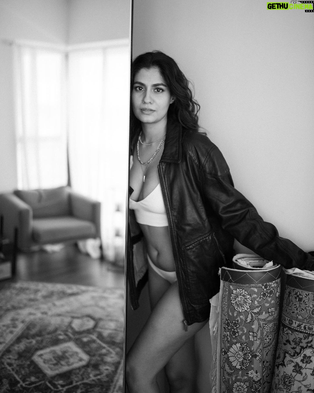 Shreya Dhanwanthary Instagram - 42 Shades of Gray . A Series