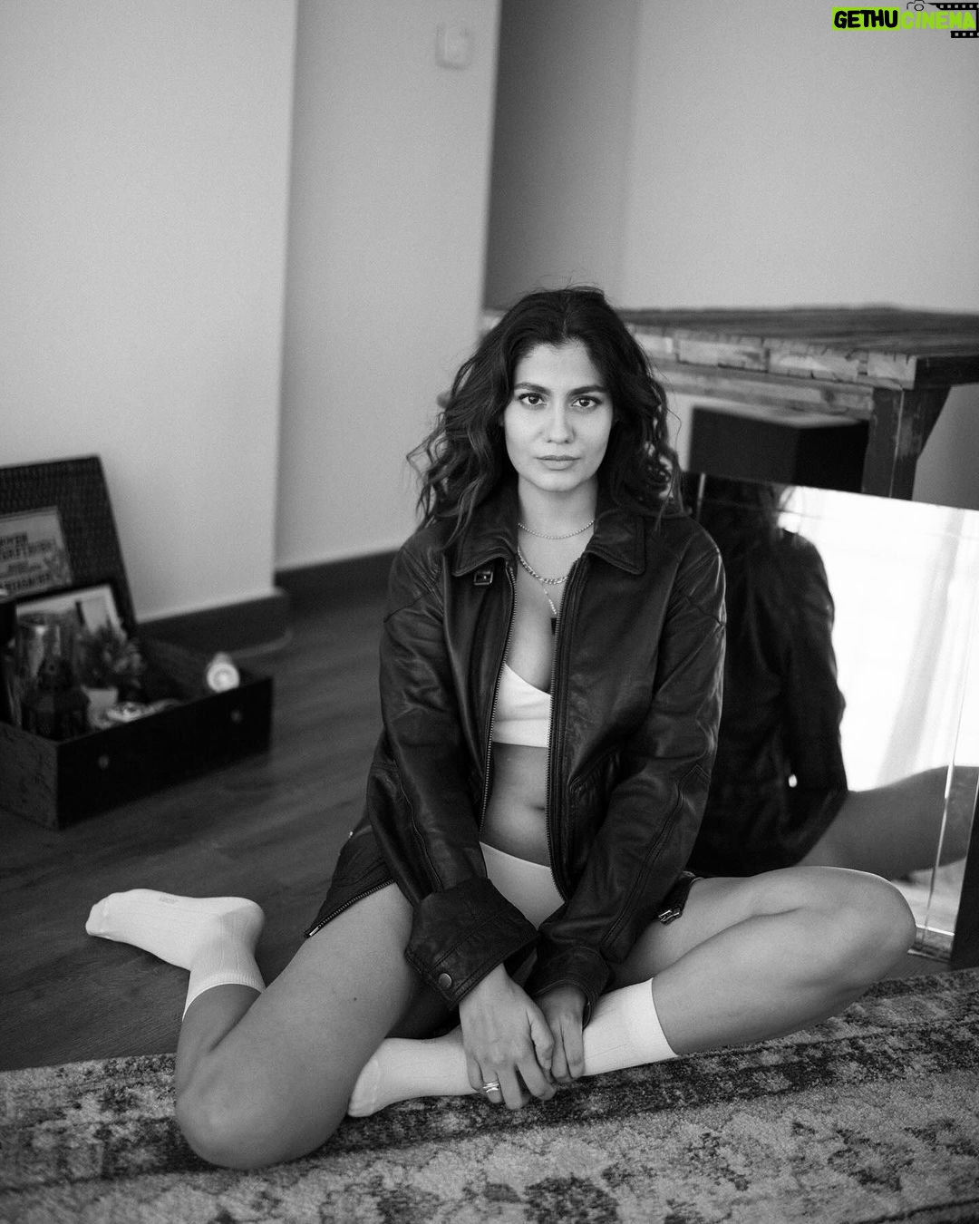 Shreya Dhanwanthary Instagram - 42 Shades of Gray . A Series