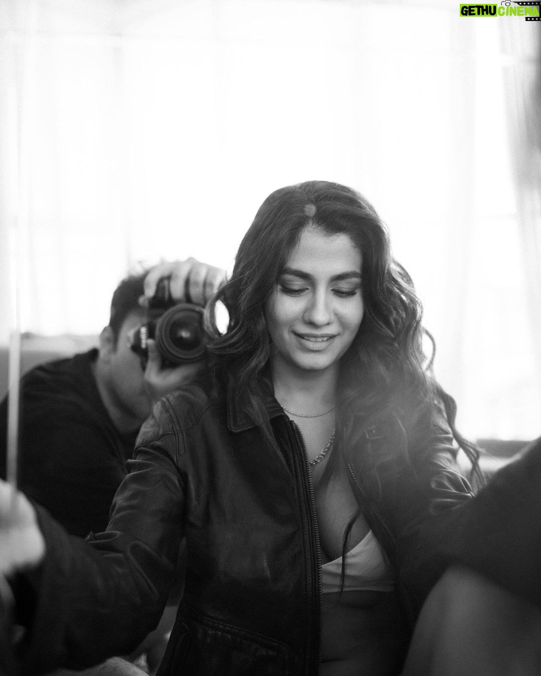 Shreya Dhanwanthary Instagram - 42 Shades of Gray . A Series