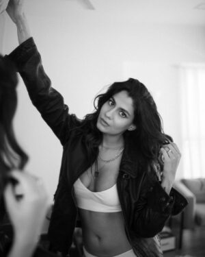 Shreya Dhanwanthary Instagram - 42 Shades of Gray
.
A Series