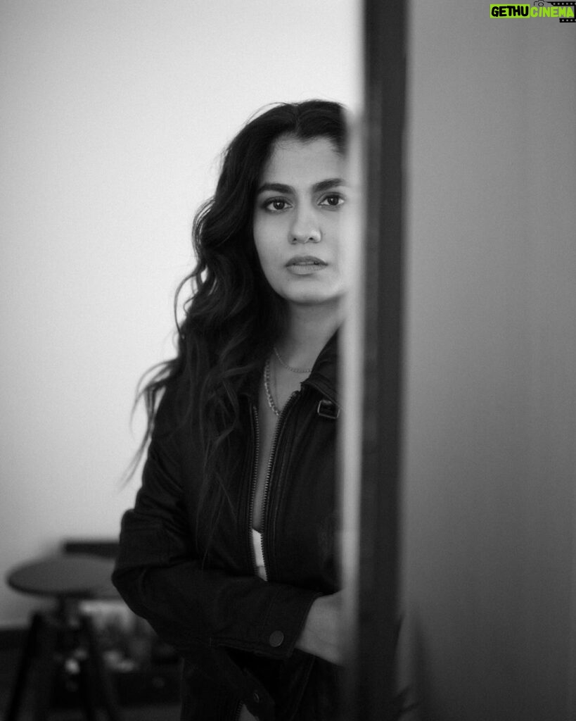 Shreya Dhanwanthary Instagram - 42 Shades of Gray . A Series