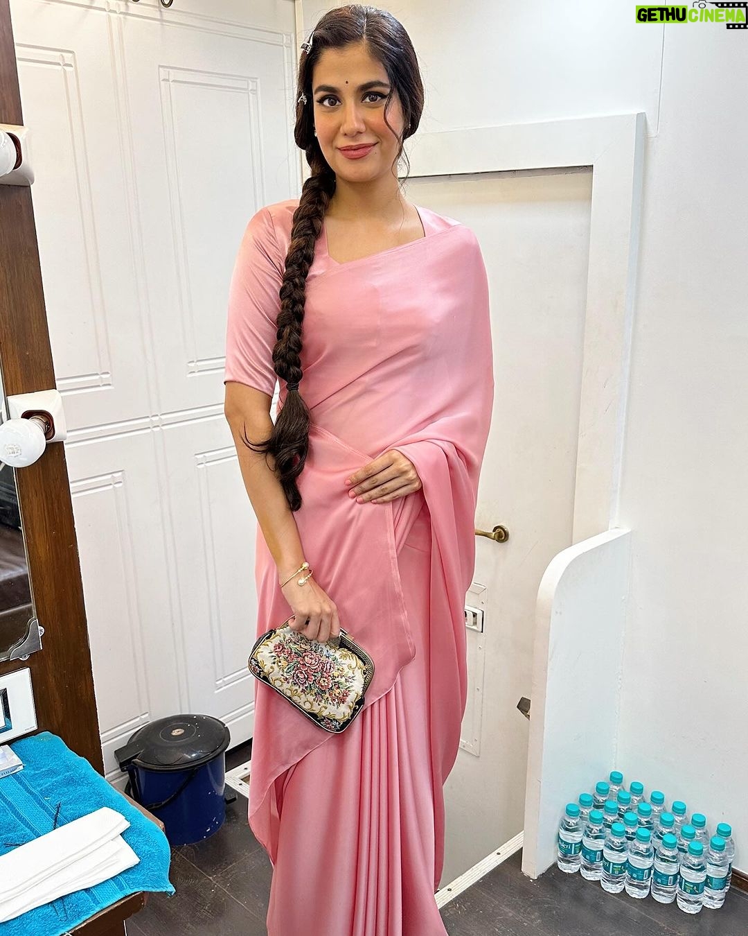 Shreya Dhanwanthary Instagram - Looktest #3 for “Next, Please” and clearly I liked some more than the others. . @umabiju @soamaagoswami @sarkargoutam81
