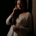 Shreya Ghoshal Instagram - 🤍 Outfit: @roopvatikaofficial Jewellery: @azotiique Stylist: @stylebysaachivj Styling Team: @sanzimehta777 @styledbynikinagda 📸 @_smfilms