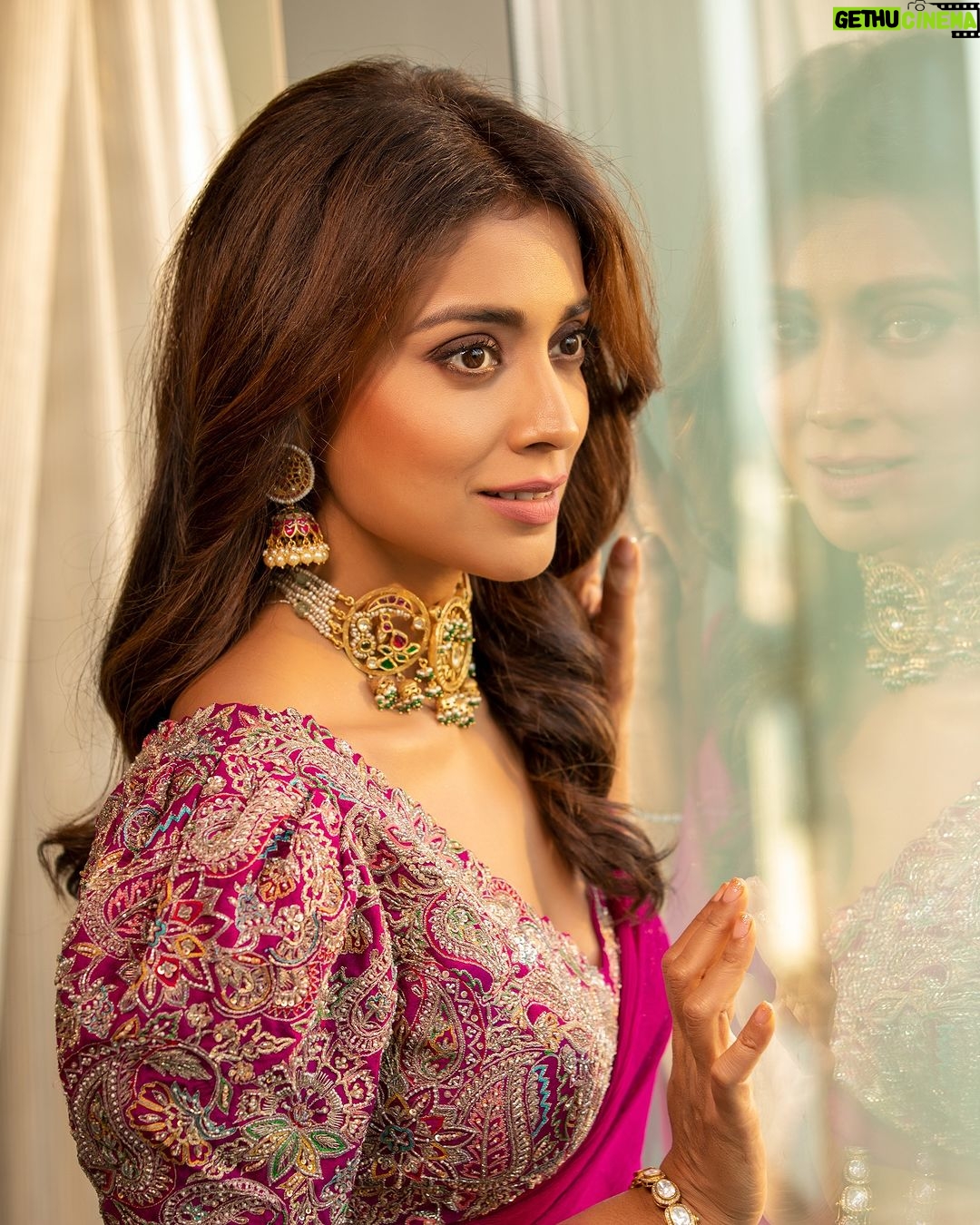 Shriya Saran Instagram - Reflections Shot by @media9manoj For @timesofindia @hyderabad_times Make up @makeupbymahendra7 Styled by @malkit_gill2697 Styled by @malkit_gill2697 Style team @sanjamkaur92 @sreevardhan_keto @aartibirajdar Wearing @mrunalinirao @amigos.rizwan Jewels @karnikajewelshyd @ascend.rohank Nails @_teasedrybar