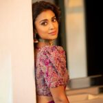 Shriya Saran Instagram - Shot by @media9manoj for @timesofindia @hyderabad_times Styled by @malkit_gill2697 Make up @makeupbymahendra7 Styled by @malkit_gill2697 Style team @sanjamkaur92 @sreevardhan_keto @aartibirajdar Wearing @mrunalinirao @amigos.rizwan Jewels @karnikajewelshyd @ascend.rohank