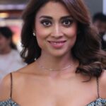 Shriya Saran Instagram - Ever gorgeous @shriya_saran1109 at Bhamakalapam 2 Preview 🎬 Catch the fun at Exclusive #ahaGold Screening of #Bhamakalapam2 @pillumani @sprite_india