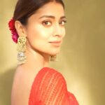 Shriya Saran Instagram – @rohnpingalay 
@makeupbymahendra7 
@priyanka_sherkar1